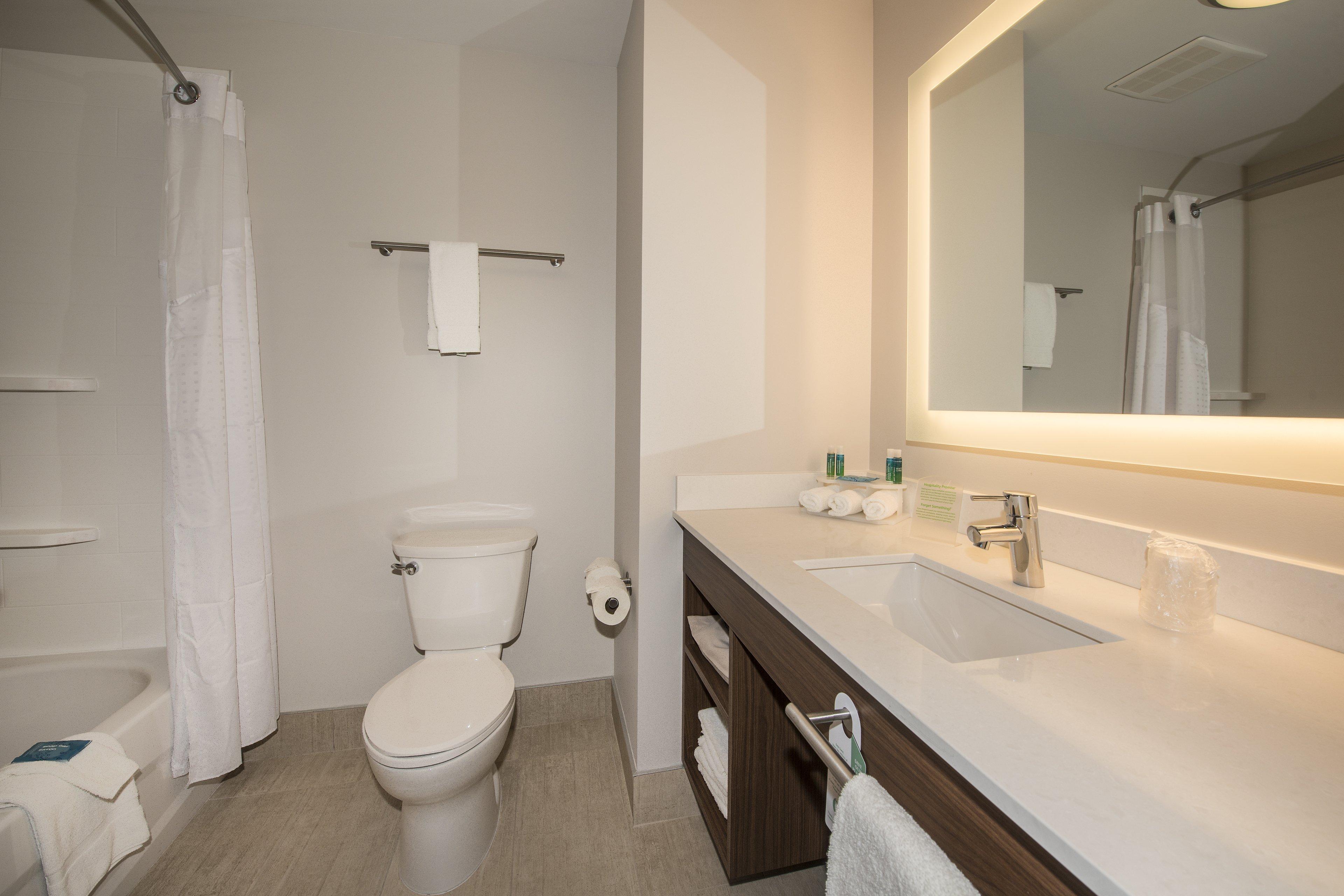 Holiday Inn Express & Suites Victoria-Colwood By Ihg Лангфорд Екстериор снимка