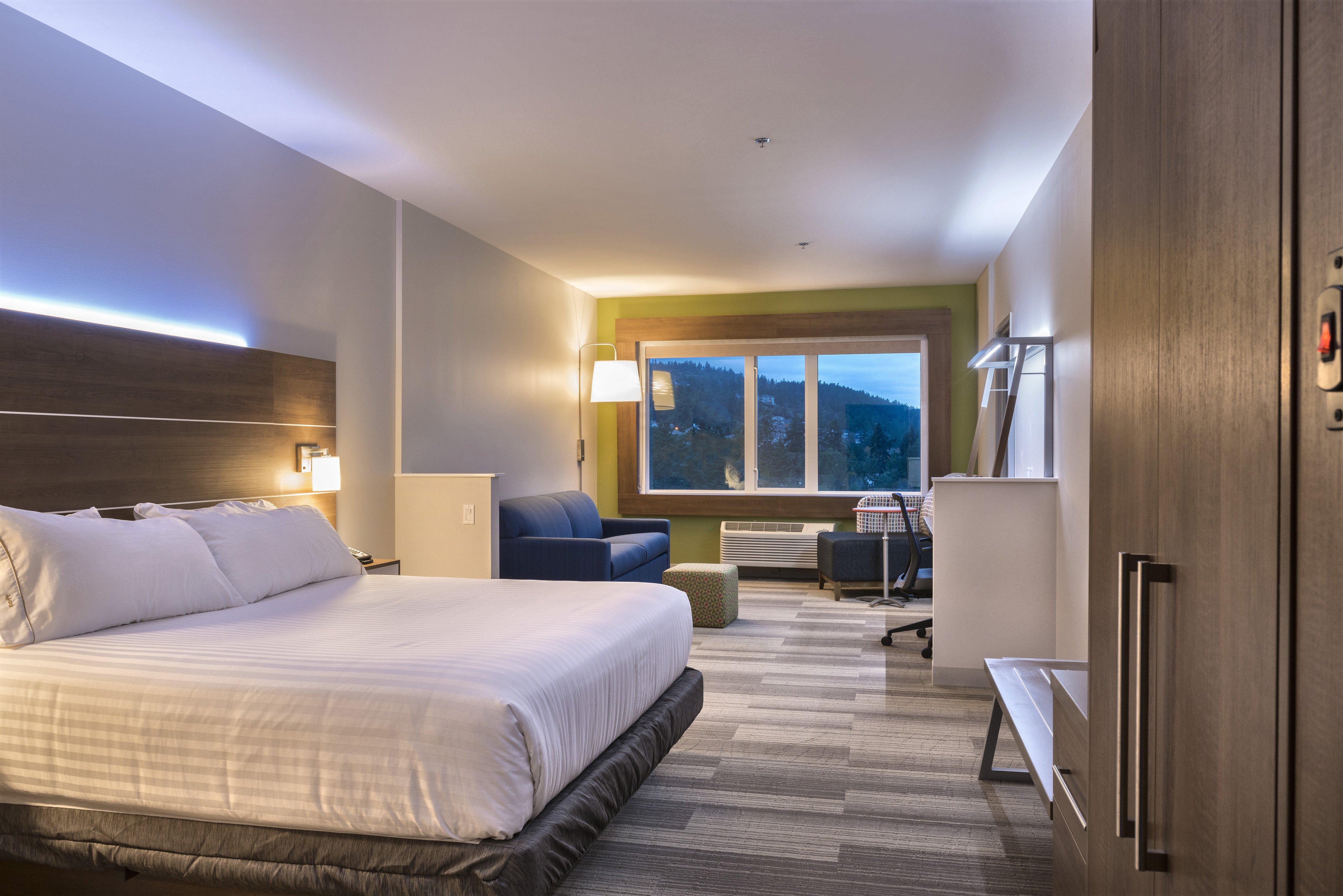 Holiday Inn Express & Suites Victoria-Colwood By Ihg Лангфорд Екстериор снимка