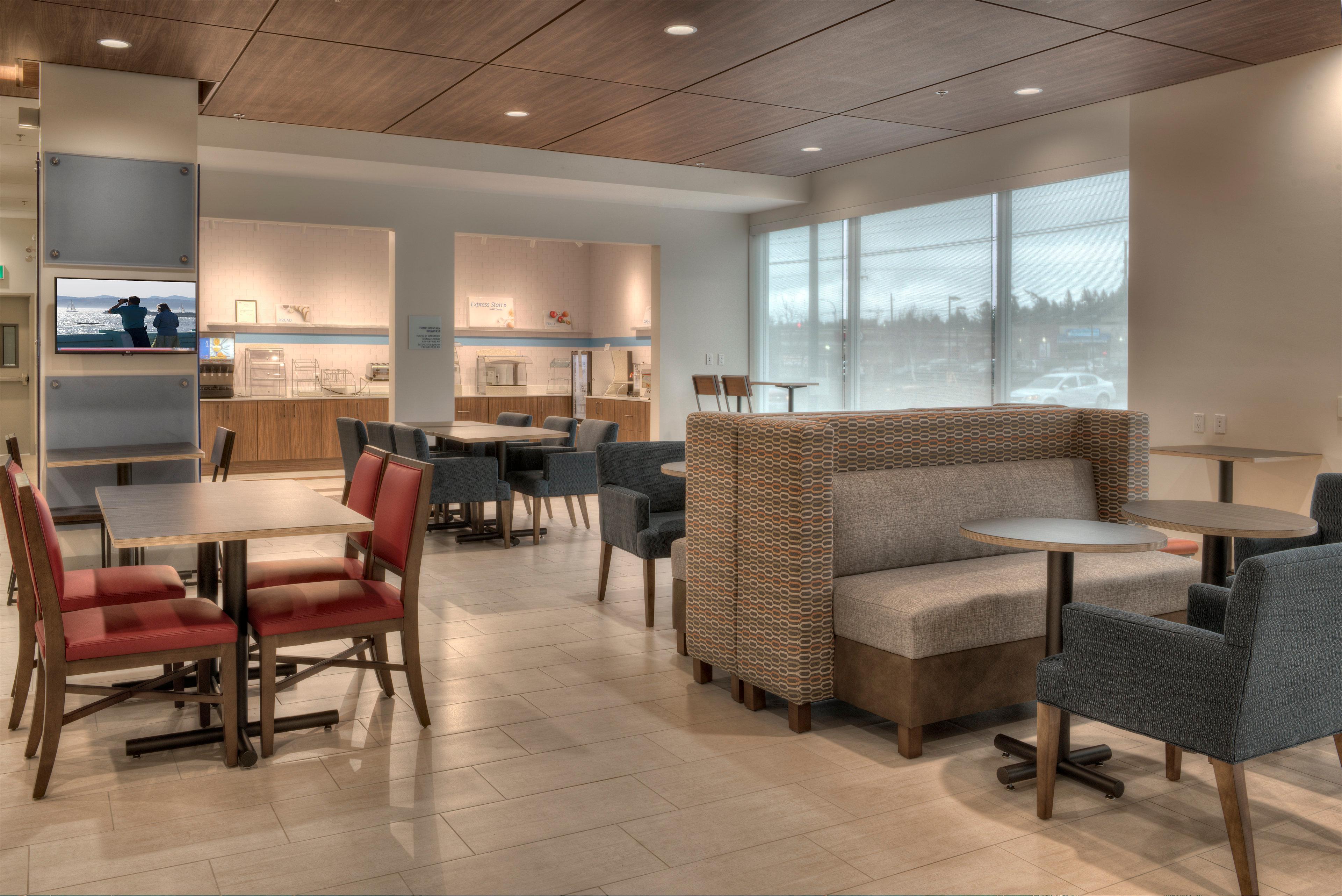 Holiday Inn Express & Suites Victoria-Colwood By Ihg Лангфорд Екстериор снимка