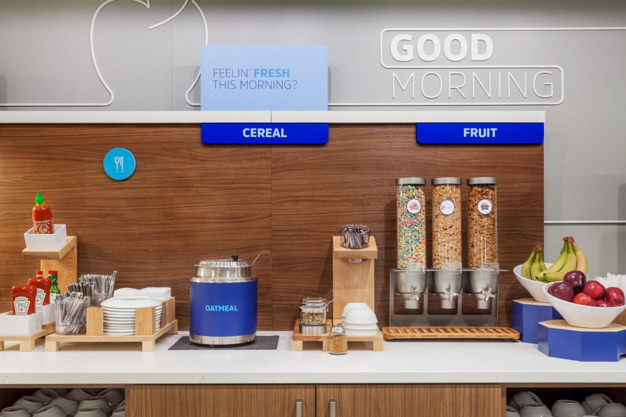 Holiday Inn Express & Suites Victoria-Colwood By Ihg Лангфорд Екстериор снимка