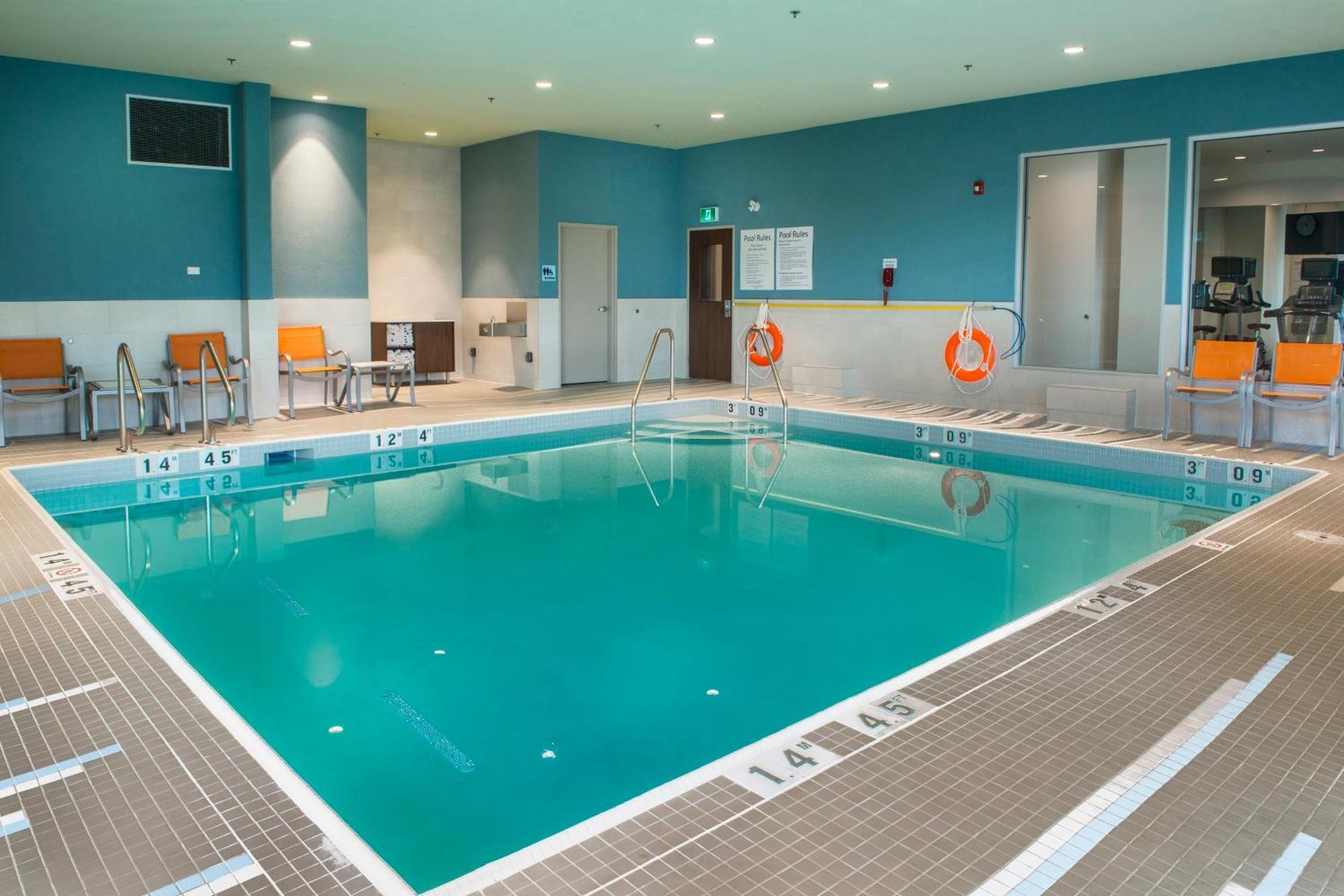 Holiday Inn Express & Suites Victoria-Colwood By Ihg Лангфорд Екстериор снимка