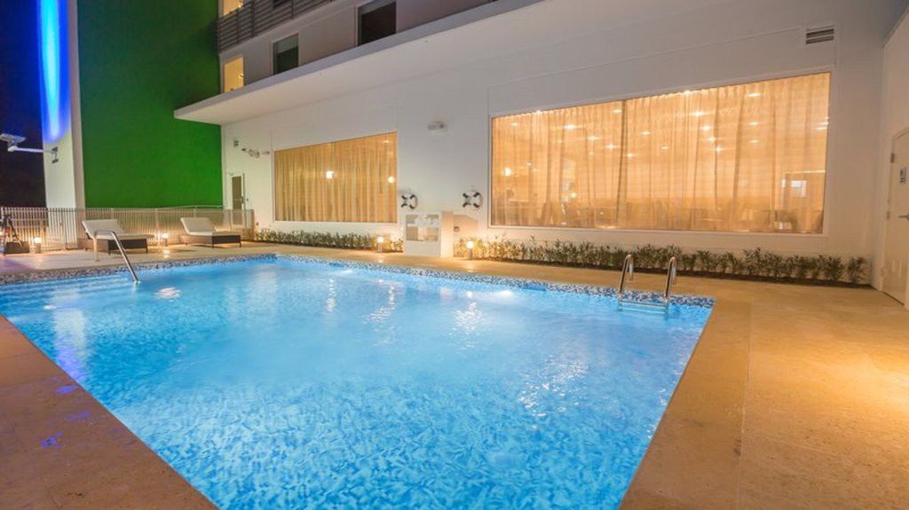 Holiday Inn Express & Suites Victoria-Colwood By Ihg Лангфорд Екстериор снимка